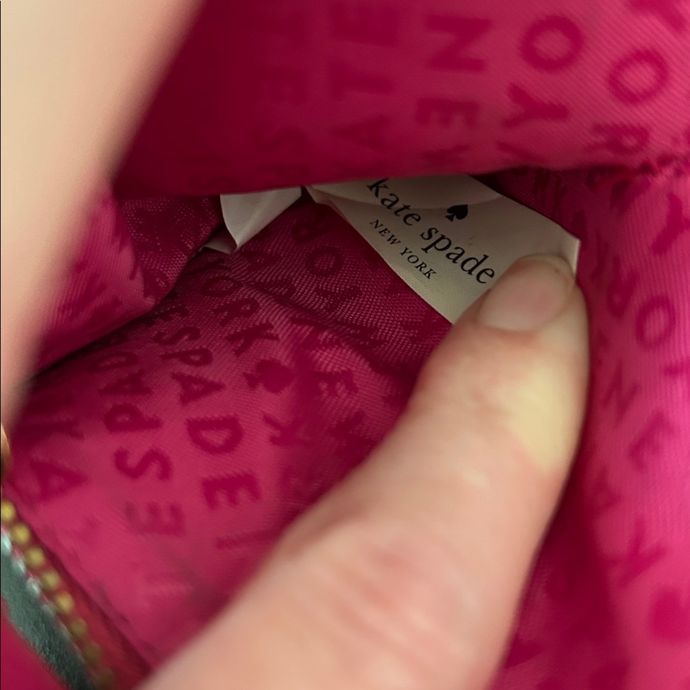 Kate Spade Change of Heart Fuchsia Heart Coin Pouch EUC WLRU2403 - Picture 11 of 17
